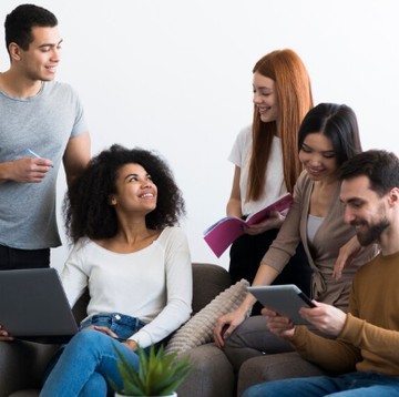 No Baper! Simak Tips Jadi Pemimpin Tegas dan Akrab dengan Timnya