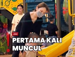 Tak Lagi Pakai Hijab, Julia Prastini Kepergok Main Bareng Anak di Mal