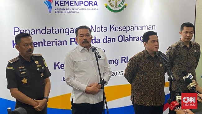 Kementerian Pemuda dan Olahraga (Kemenpora) RI menandatangani nota kesepahaman atau MoU dengan Kejaksaan Agung (Kejagung) di Jakarta, Senin (24/11).