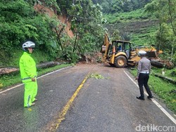 Malalak Longsor, Jalur Alternatif Padang-Bukittinggi Terputus