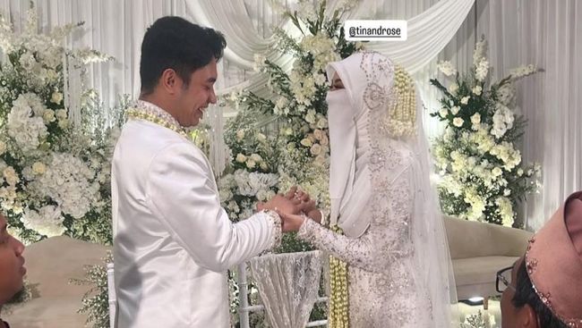 Fiki Naki Resmi Menikah, Ini Sosok Istrinya