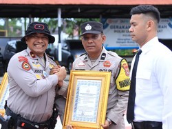Polda Riau Beri Penghargaan 6 Personel Inhil yang Ungkap 19 Kg Sabu