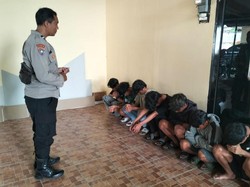 Gangster Pesta Miras di Tretes Diamankan, Polisi Temukan Sajam