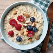 Ini 4 Alasan Mengapa Oatmeal Cocok untuk Sarapan Sehari-hari