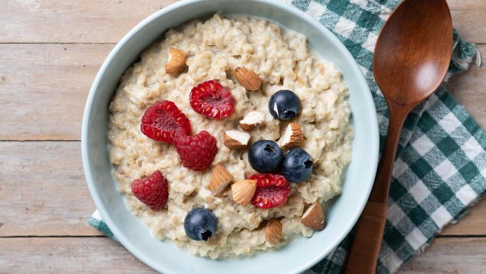 Ini 4 Alasan Mengapa Oatmeal Cocok untuk Sarapan Sehari-hari