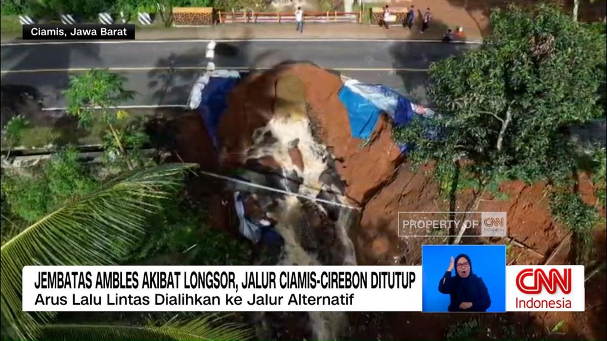 VIDEO: Jembatan Ambles Akibat Longsor, Jalur Ciamis-Cirebon Ditutup
