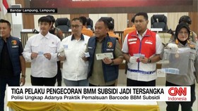 VIDEO: Tiga Pelaku Pengecoran BBM Subsidi Jadi Tersangka