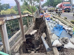 Trotoar Jembatan Brantas Kota Malang Ambrol, 22 Rumah Terdampak