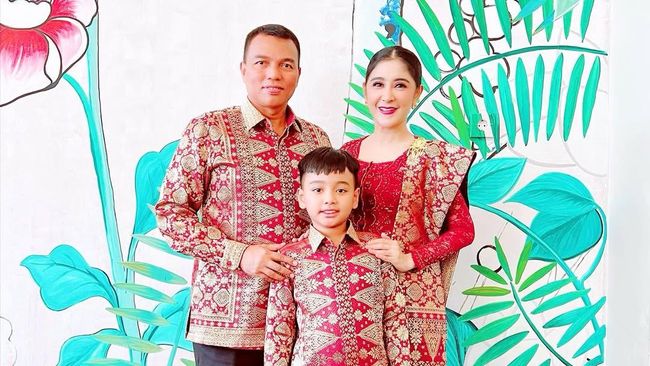 Anak Berprestasi di Sekolah, Begini Rahasia Didikan Uut Permatasari dan Suami TNI