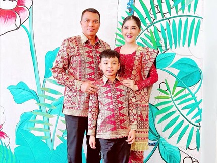 Anak Berprestasi di Sekolah, Begini Rahasia Didikan Uut Permatasari dan Suami TNI