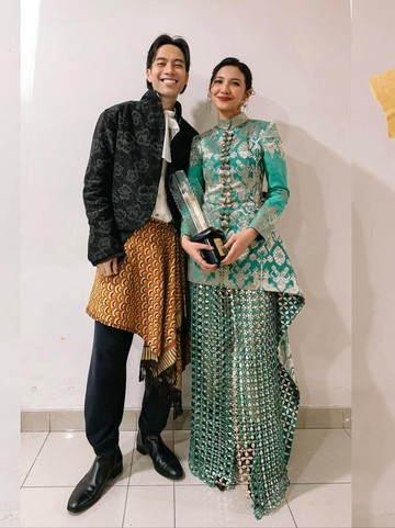 Potret Gaya Para Artis di Festival Film Indonesia 2025, Memesona Berbalut Wastra