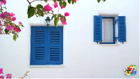 Trik Agar Jendela Kayu Bebas Jamur & Tahan Lama di Musim Hujan