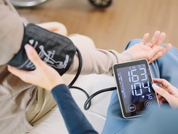 Pelajari Kebiasaan Makan Siang yang Bisa Turunkan Risiko Hipertensi