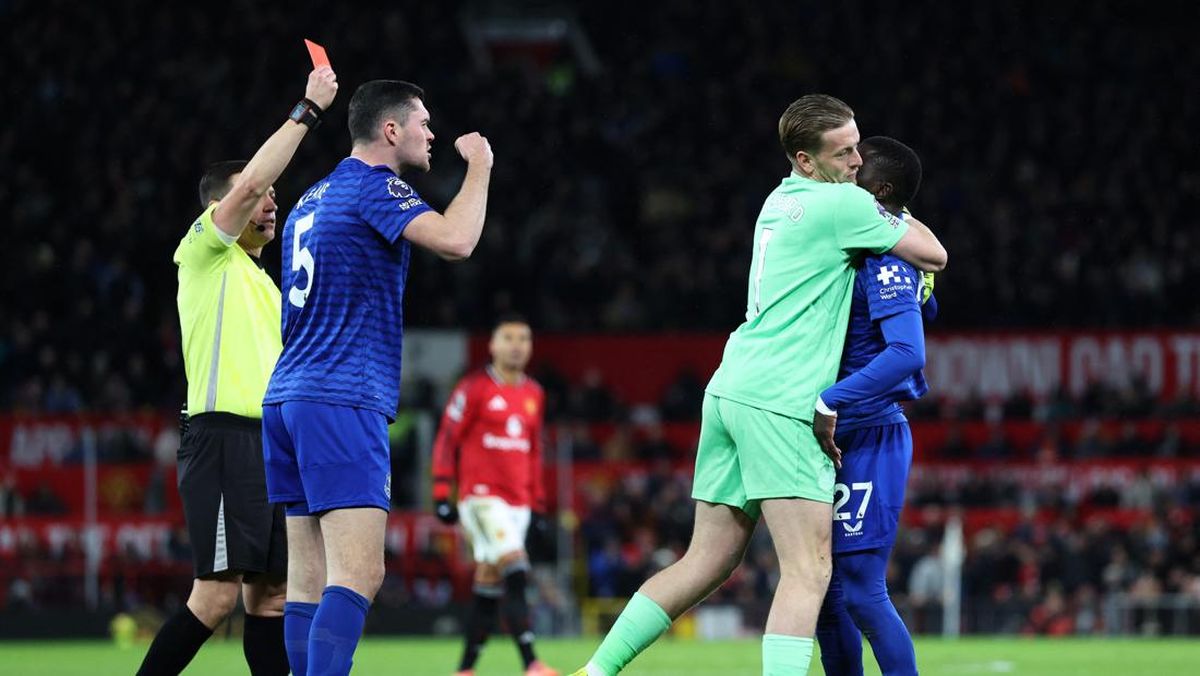 FOTO: Kartu Merah Absurd untuk Everton, Kekalahan Telak bagi MU