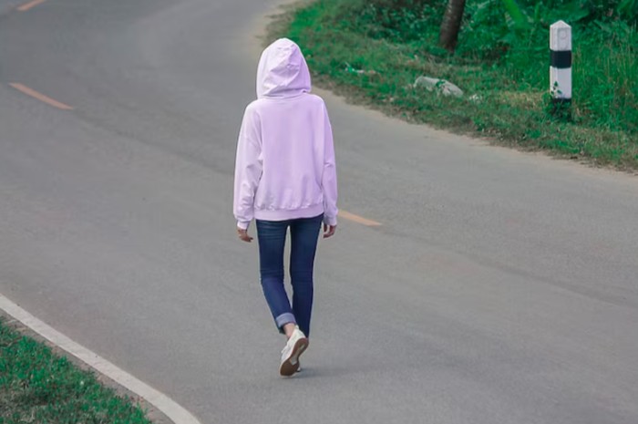 Gerak ringan untuk melepaskan ketegangan. Pergerakan bantu tubuh melepaskan endorfin atau hormon yang membuat mood lebih baik/Foto: freepik.com/EyeEm