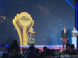 Ketokohan Khofifah dalam Konektivitas Transportasi Raih detikcom Awards