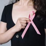 Hati-Hati, Ini 7 Gejala Awal Kanker Payudara yang Wajib Kamu Waspadai