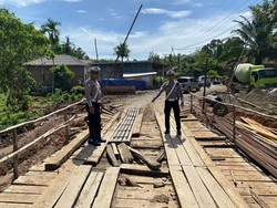 Jembatan Rusak di Musi Rawas Diperbaiki Jelang Nataru