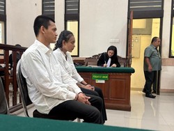 LC dan Karyawan Kafe di Denpasar Didakwa Jadi Tukang Tempel Sabu