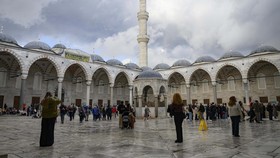 Ramadan di Turki, Hidupkan Masjid Lewat Permainan Bocah Usai Tarawih