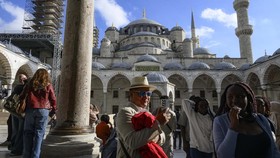 FOTO: Mengagumi Keindahan Masjid Biru di Istanbul Turki