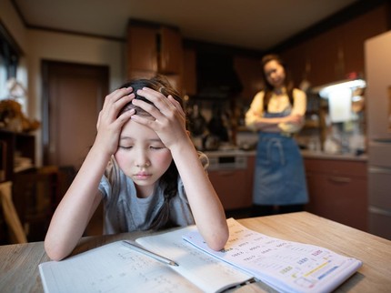 Orang Tua yang Memaksa Anak Belajar Berlebihan Bisa Didenda Rp6,6 Juta