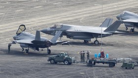 Amerika Serikat (AS) dikabarkan tengah mengerahkan jet tempur generasi kelima F-35 atau akrab disebut jet tempur siluman.