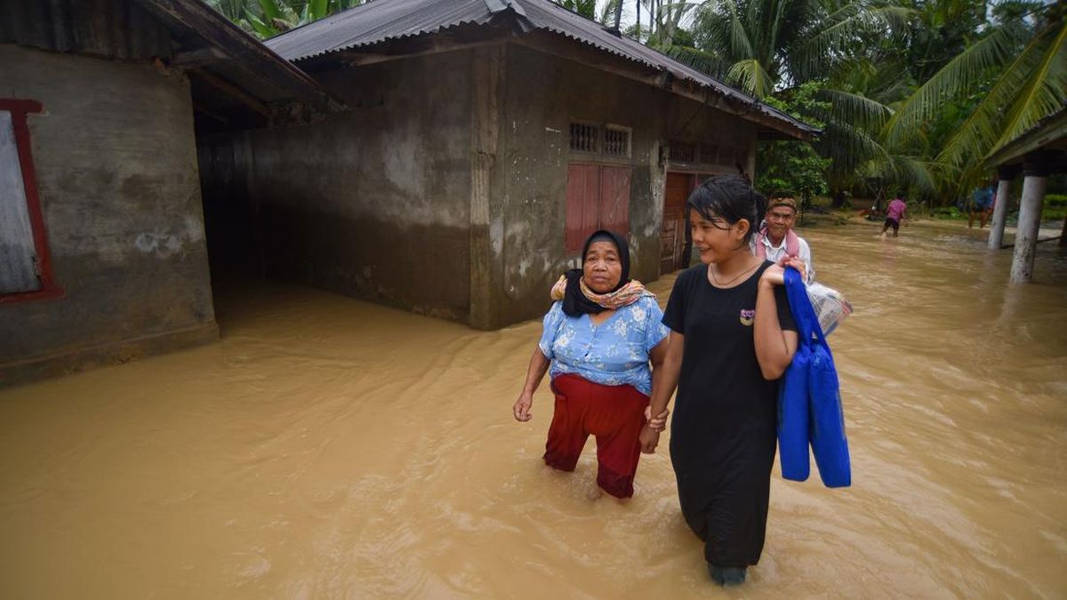 FOTO: Banjir Besar di Padang Pariaman, 9.228 Jiwa Terdampak