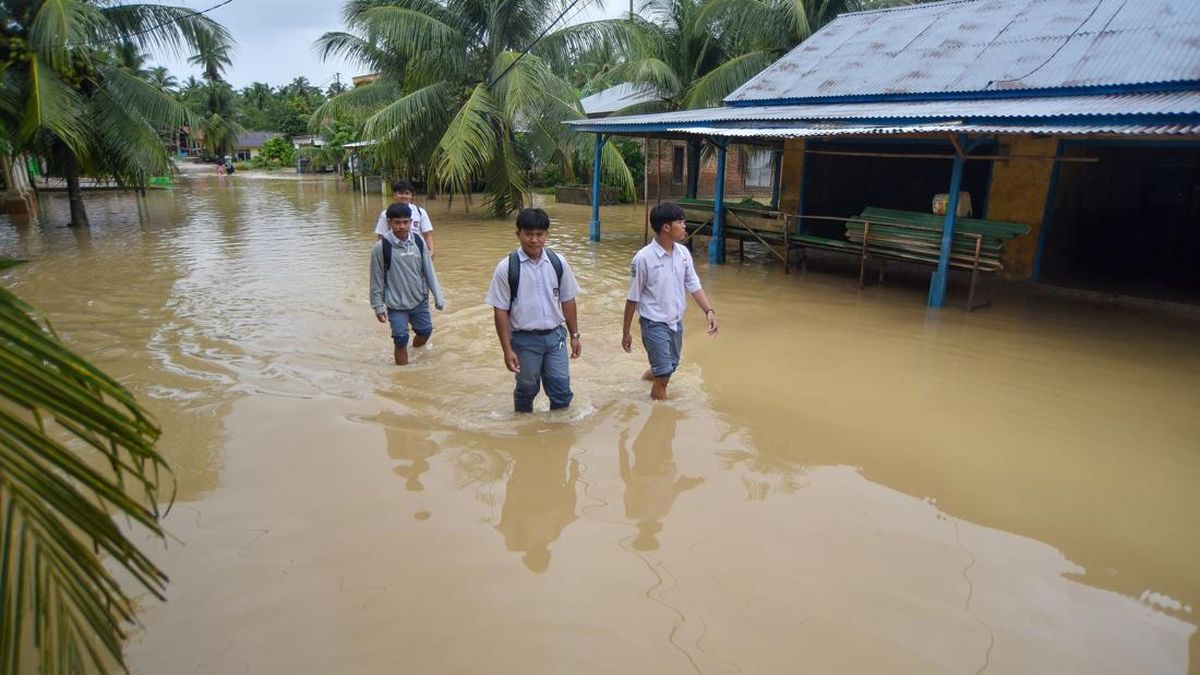 FOTO: Banjir Besar di Padang Pariaman, 9.228 Jiwa Terdampak