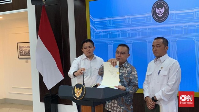Presiden Prabowo Subianto rehabilitasi tiga terdakwa korupsi PT ASDP. Kasus ini melibatkan kerugian negara Rp1,25 triliun dalam akuisisi PT JN.