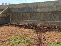 Retak, Bocor, Keropos! Begini Kondisi Tanggul Pantai Mutiara Hari Ini