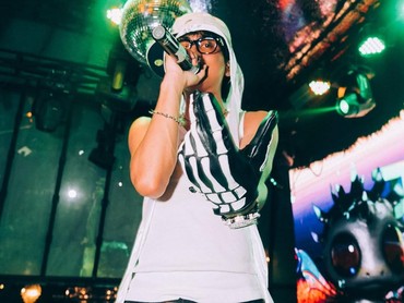 Lirik Lagu Cuma Satu - Tenxi, Suisei & Kirohta