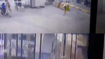 Detik-detik Bom Bunuh Diri di Markas Paramiliter Pakistan