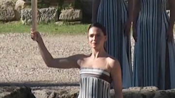 Liputan Olahraga CNN Sport : Momen Gladi Penyalaan Obor Olimpiade Musim Dingin Milano-Cortina 2026