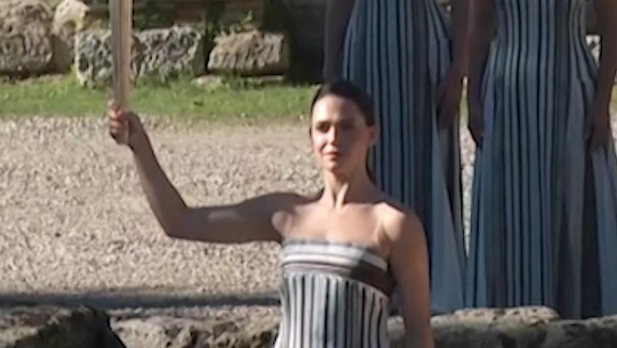 Momen Gladi Penyalaan Obor Olimpiade Musim Dingin Milano-Cortina 2026