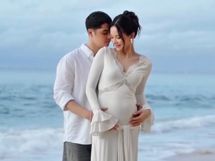 5 Potret Alyssa Daguise Pamer Baby Bump Bareng Al Ghazali, Aesthetic Berlatar Laut Indah