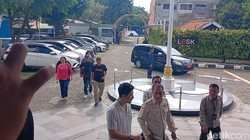 Ini 7 Potret Kamelia Pacar Ammar Zoni & Keluarga Datangi LPSK Minta Perlindungan
