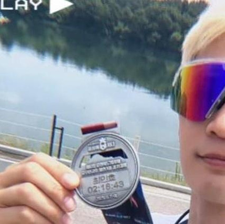 <p>Artis SM Entertaiment yang satu ini gemar sekali berlari. Tak jarang, Minho SHINee juga mengajak artis SM Entertaiment lainnya untuk berlari bersama. Selain lari, Minho juga aktifi dan menggemari olahraga triathlon. (Foto: Instagram @choiminho_1209)</p>