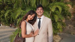 Aurelie Moeremans Berbikini Pamer Baby Bump Saat Liburan Bareng Suami ke Meksiko