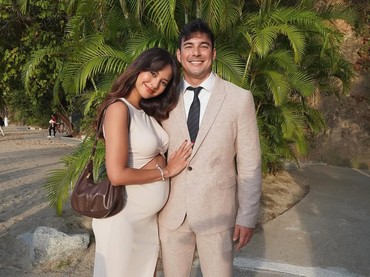 Aurelie Moeremans Berbikini Pamer Baby Bump Saat Liburan Bareng Suami ke Meksiko