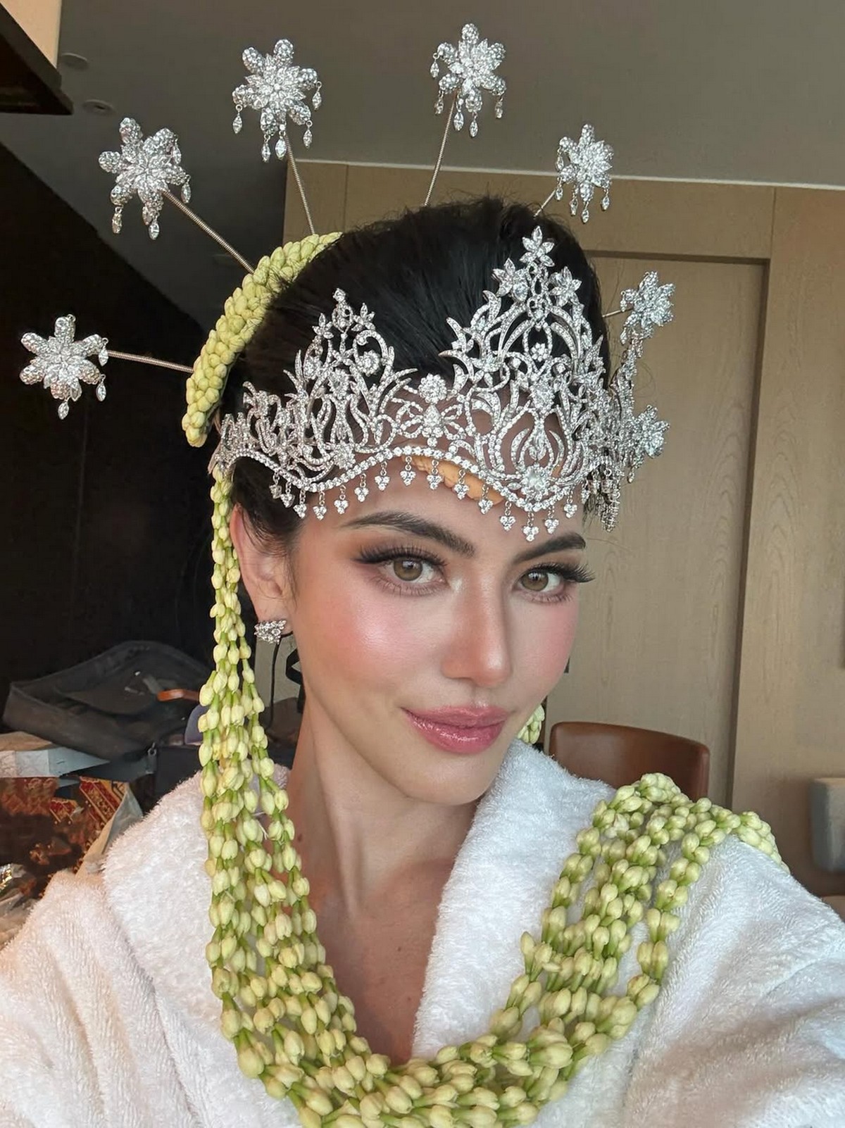 Davika Hoorne Jadi Pengantin Sunda&period;