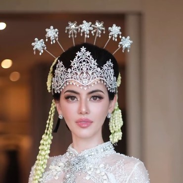 7 Potret Davika Hoorne Jadi Pengantin Sunda Pancarkan Aura Tradisional 'Teteh Geulis'