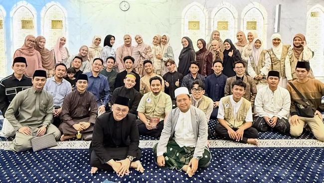 Disebut Nikah Siri dengan Insanul, 7 Potret Inara Rusli saat Kajian Bareng Teman Disorot