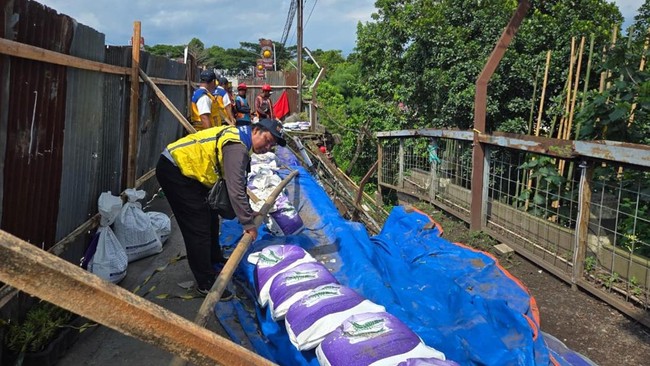 Menteri PU Dody menilai insiden ini harus menjadi upaya menjaga keandalan konektivitas wilayah yang menopang mobilitas, logistik, dan aktivitas ekonomi.