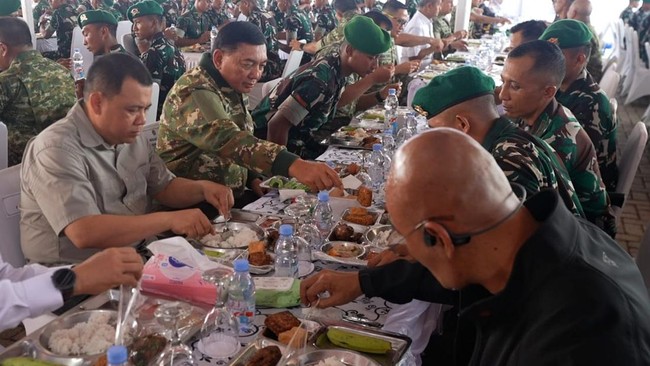 Menteri Pertahanan Sjafrie Sjamsoeddin menyoroti ketahanan pangan di wilayah Kalimantan saat berkunjung di Kalimantan Selatan dan Kalimatan Tengah