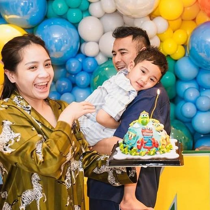 <p>Cerita manis kembali datang dari keluarga Nagita Slavina &amp; Raffi Ahmad. Tepat pada 26 November 2025, putra keduanya, Rayyanza Malik Ahmad, baru saja berulang tahun yang keempat, Bunda. (Foto: Instagram @raffinagita1717)</p>