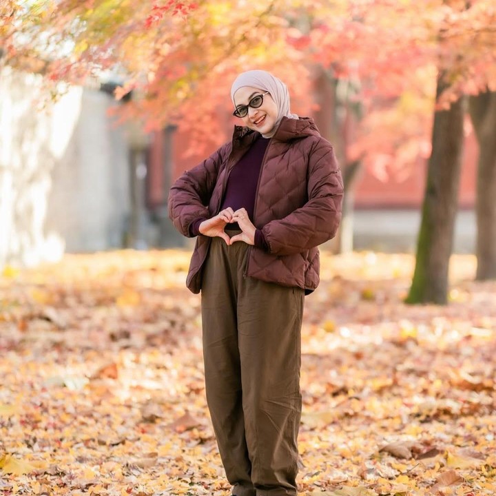 <p>Artis Nina Zatulini sebentar lagi dikaruniai anak keempat, Bunda. Belum lama ini, Nina terbang ke Korea Selatan untuk liburan bareng ketiga sahabat dekatnya, yakni Dian Ayu, Ratna Galih, dan Natasha Rizky. (Foto: Instagram @ninazatulini22)</p>