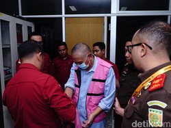 Video: Kejati Sumut Tahan 2 Tersangka Kasus Dugaan Korupsi Smartboard