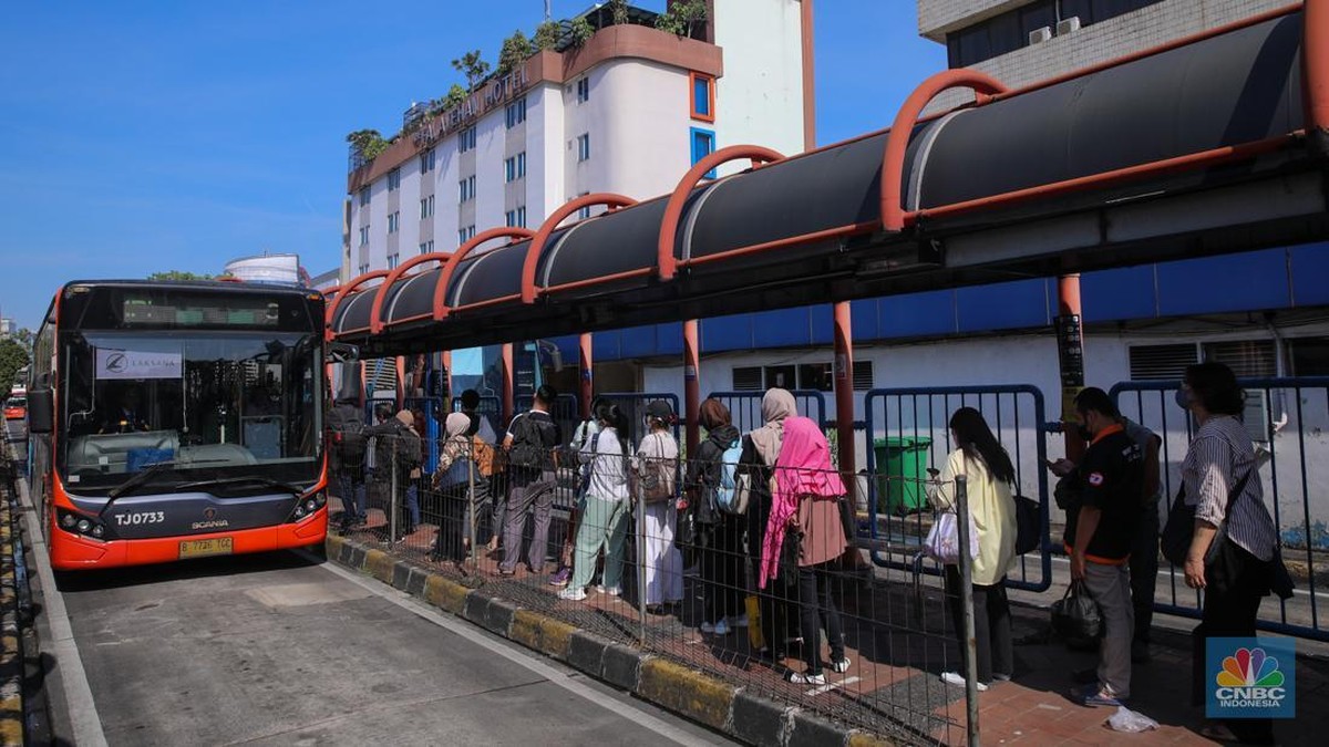 Cek Perubahan Rute Transjakarta Hari Ini, Ada Malam Puncak HUT Jakarta