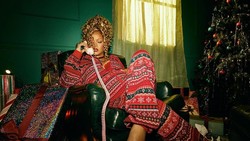 Reaksi Rihanna Saat Foto Masa Lalunya Dijadikan Meme